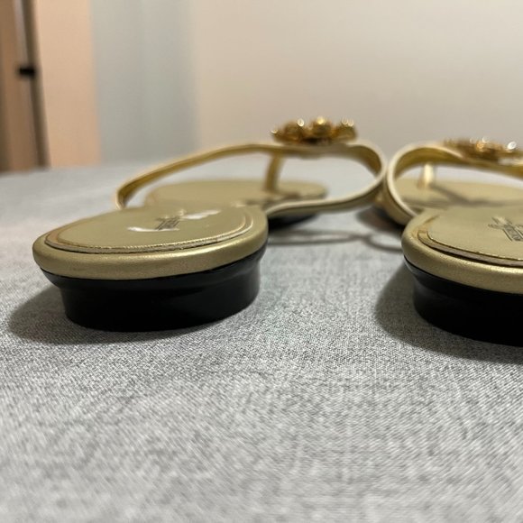 Premiere Collection Women's Gold Tone Bedazzled Sandals Flip Flops Size 8.5 - Picture 6 of 10